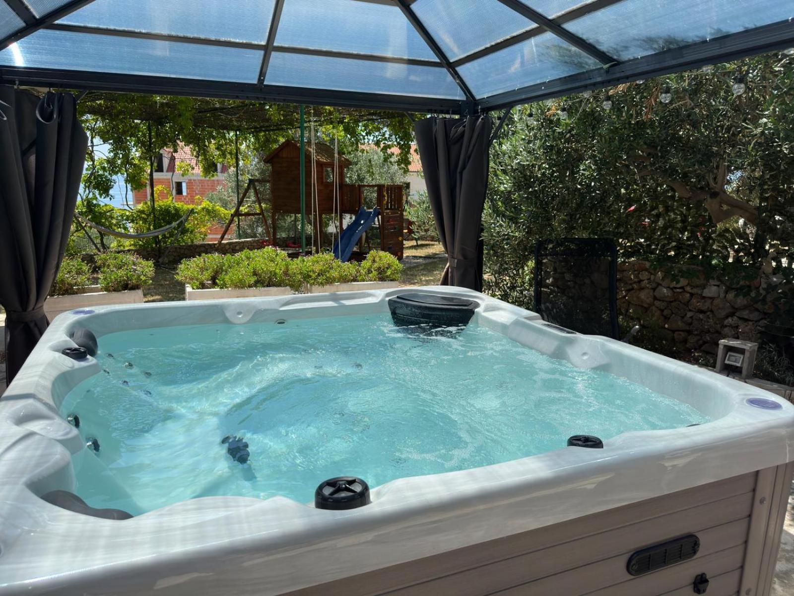 Vacation House Marin With Jacuzzi - Bol, Brac Exterior photo